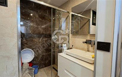 Hatay'da Cadde Üzeri ve Deniz Manzaralı 3+1 Satılık Daire