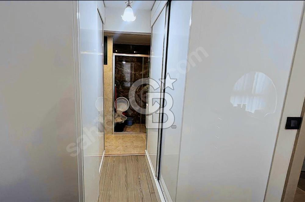 Hatay'da Cadde Üzeri ve Deniz Manzaralı 3+1 Satılık Daire
