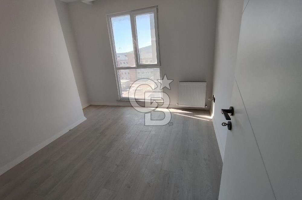 SANCAKTEPE BLUE GARDEN SİTESİ HAVUZ CEPHELİ 2+1 SATILIK DAİRE