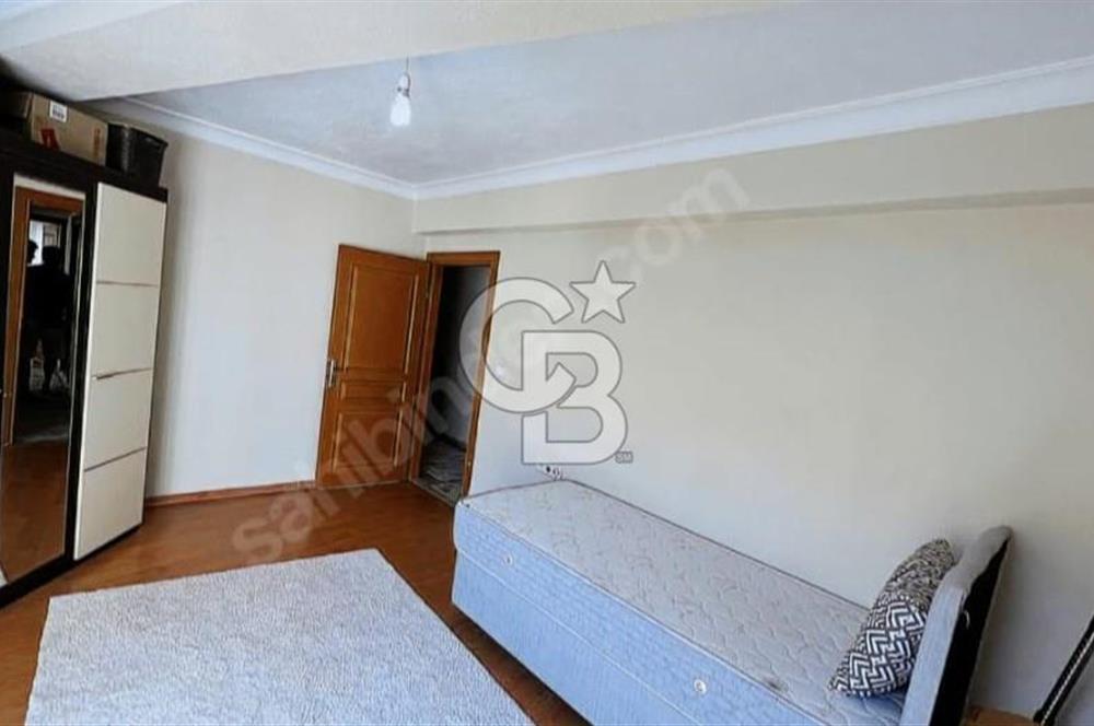 Buca Dokuz Eylül'e Yakın Cadde Üzeri Geniş 2+1 Satılık Daire