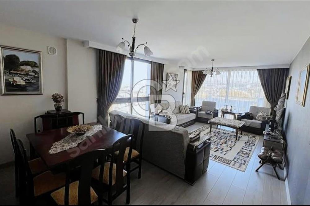 Hatay'da Cadde Üzeri ve Deniz Manzaralı 3+1 Satılık Daire