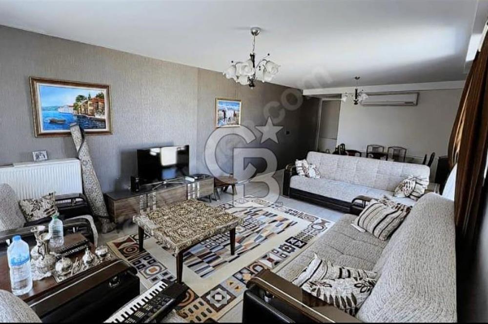 Hatay'da Cadde Üzeri ve Deniz Manzaralı 3+1 Satılık Daire