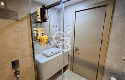 Hatay'da Cadde Üzeri ve Deniz Manzaralı 3+1 Satılık Daire