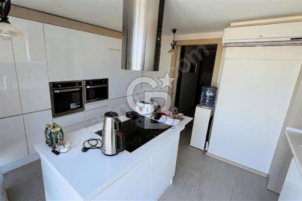 Hatay'da Cadde Üzeri ve Deniz Manzaralı 3+1 Satılık Daire