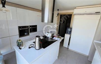 Hatay'da Cadde Üzeri ve Deniz Manzaralı 3+1 Satılık Daire