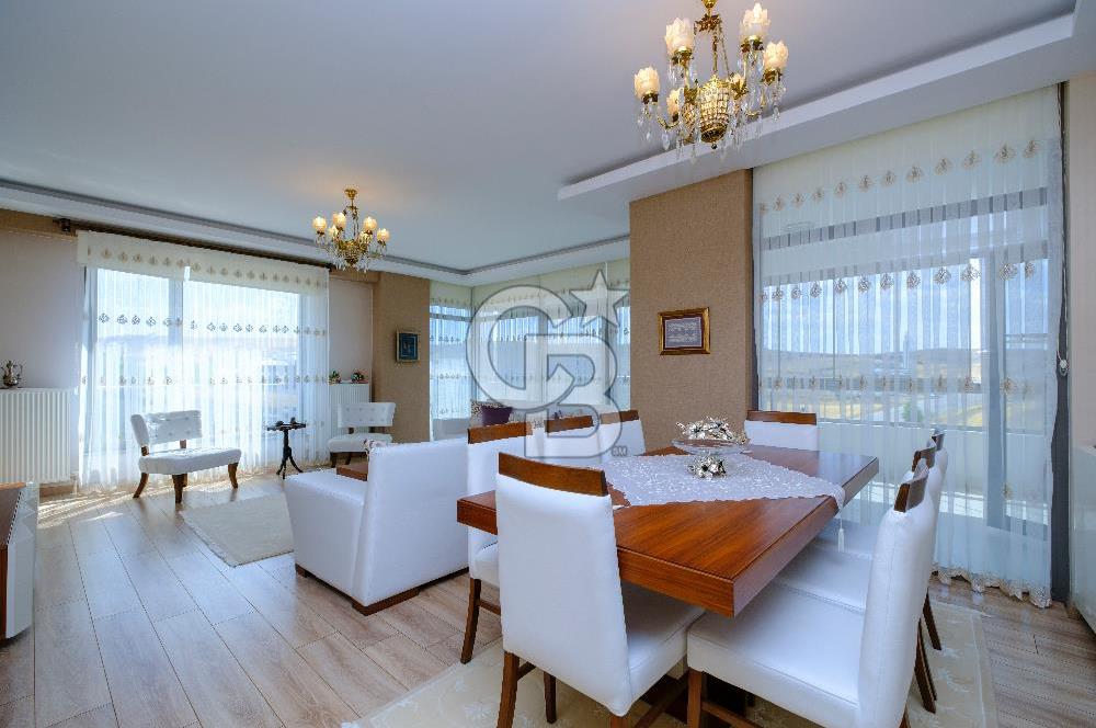 Smart Town Evleri'nde Satılık 4+1 Ara Katta Daire