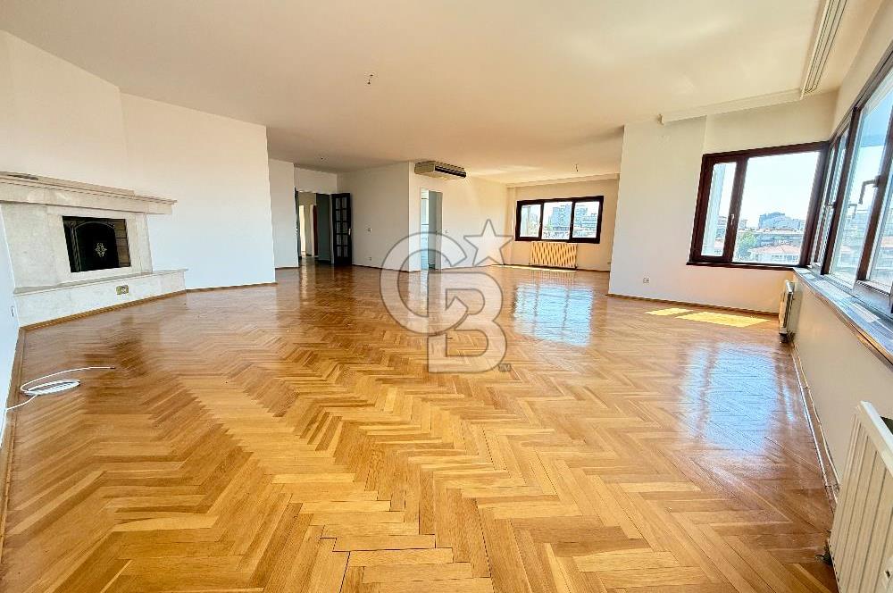 Ankara Çankaya Site İçinde Kiralık 5+1 Manzaralı Yapılı Daire