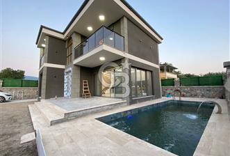 Buca Kaynaklar Merkezde Havuzlu Dubleks 4+1 Satılık Villa