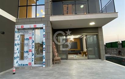 Buca Kaynaklar Merkezde Havuzlu Dubleks 4+1 Satılık Villa
