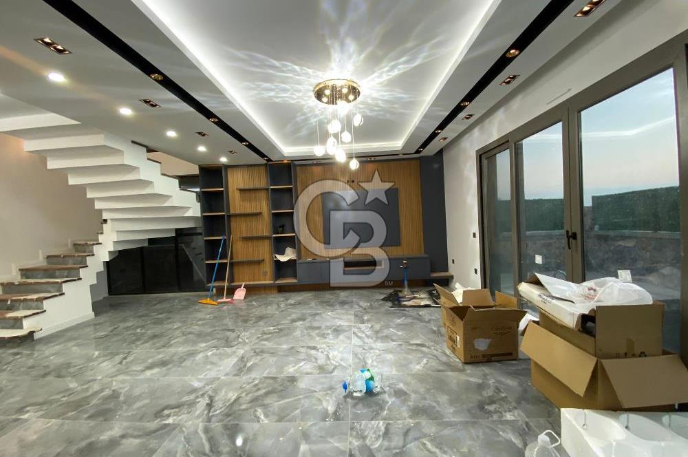 Buca Kaynaklar Merkezde Havuzlu Dubleks 4+1 Satılık Villa