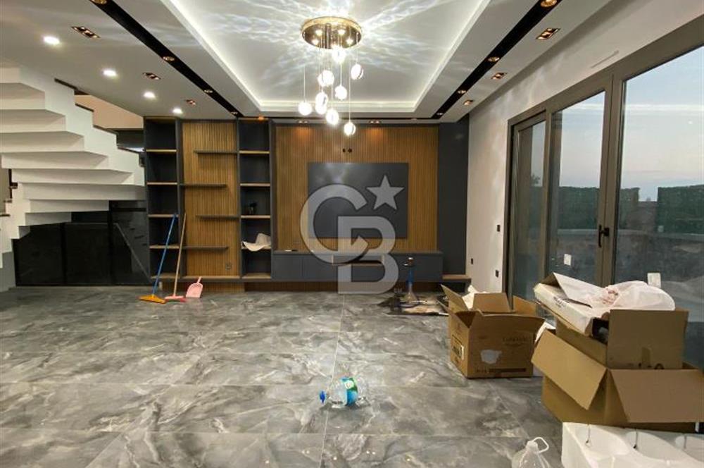 Buca Kaynaklar Merkezde Havuzlu Dubleks 4+1 Satılık Villa