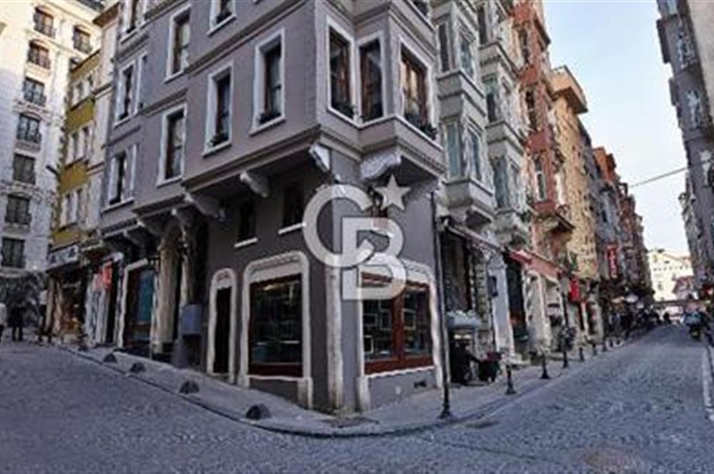 Beyoğlu Billur Sokak’ta 5 Katlı, 8 Odalı Satılık Otel
