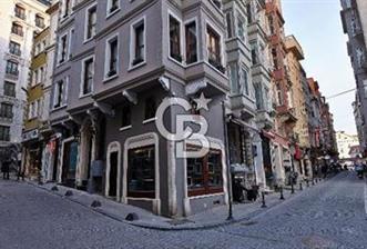 Beyoğlu Billur Sokak’ta 5 Katlı, 8 Odalı Satılık Otel