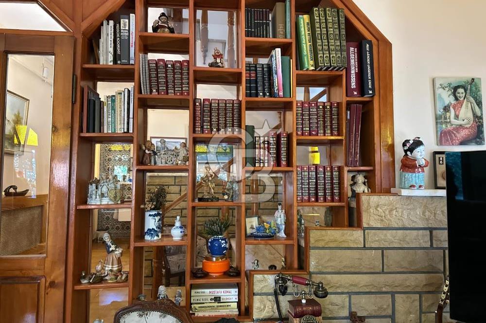 ÖZDEN MAH. DE MERKEZİ KONUMDA, GENİŞ BAHÇELİ MÜSTAKİL VİLLA