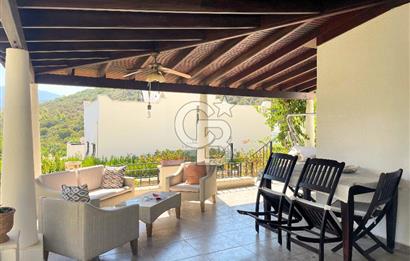Bodrum Torba 4+1 Dubleks Bahçeli Manzaralı Eşyalı Kiralık Villa
