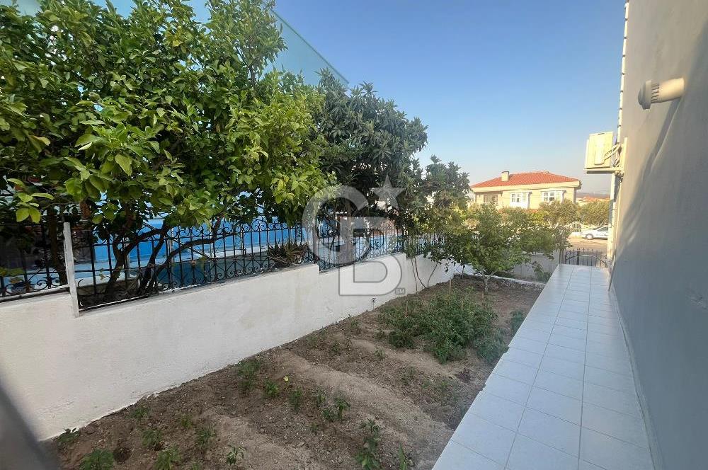 Alaçatı Cadde Üzerinde Tadilatlı Müstakil Satılık 3+1
