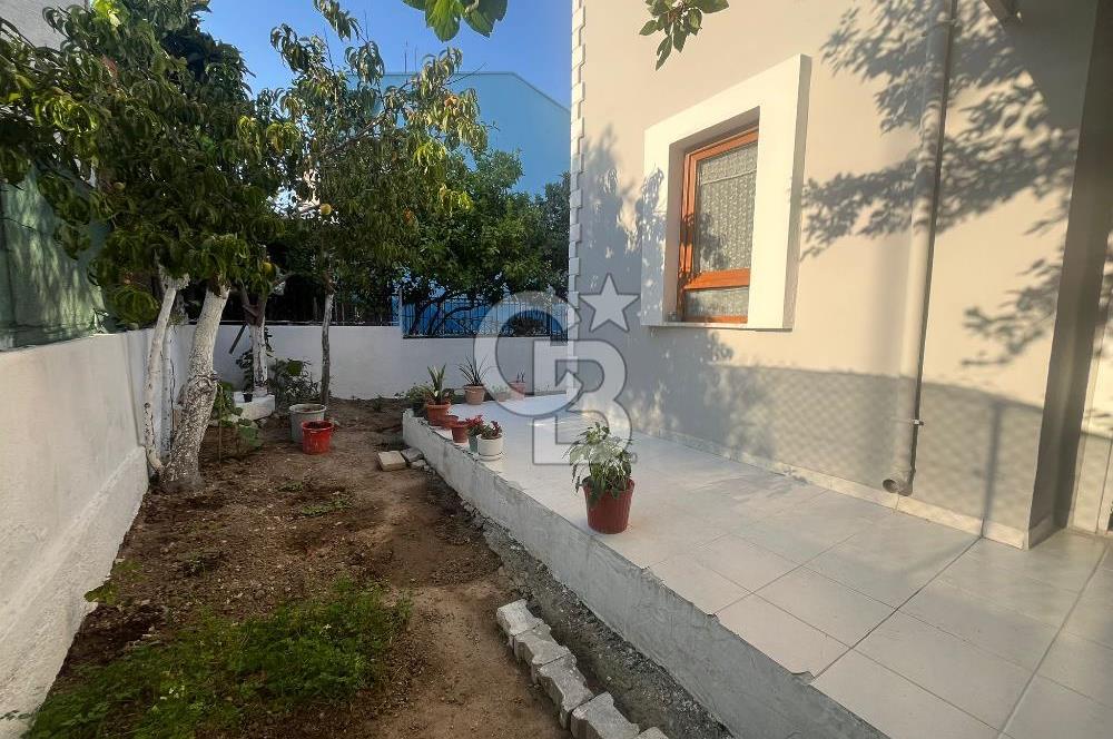 Alaçatı Cadde Üzerinde Tadilatlı Müstakil Satılık 3+1