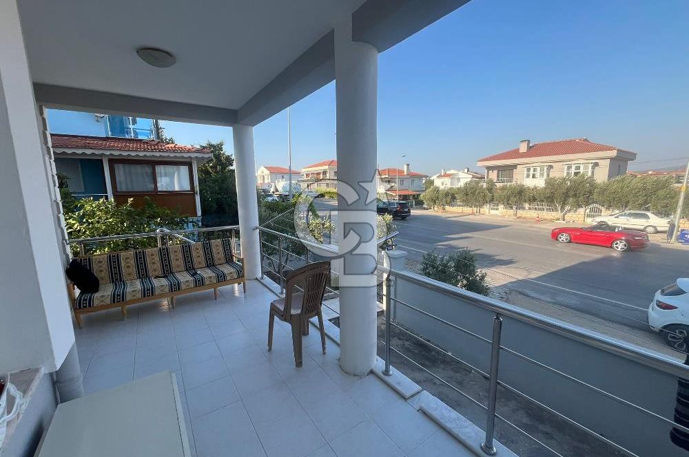 Alaçatı Cadde Üzerinde Tadilatlı Müstakil Satılık 3+1
