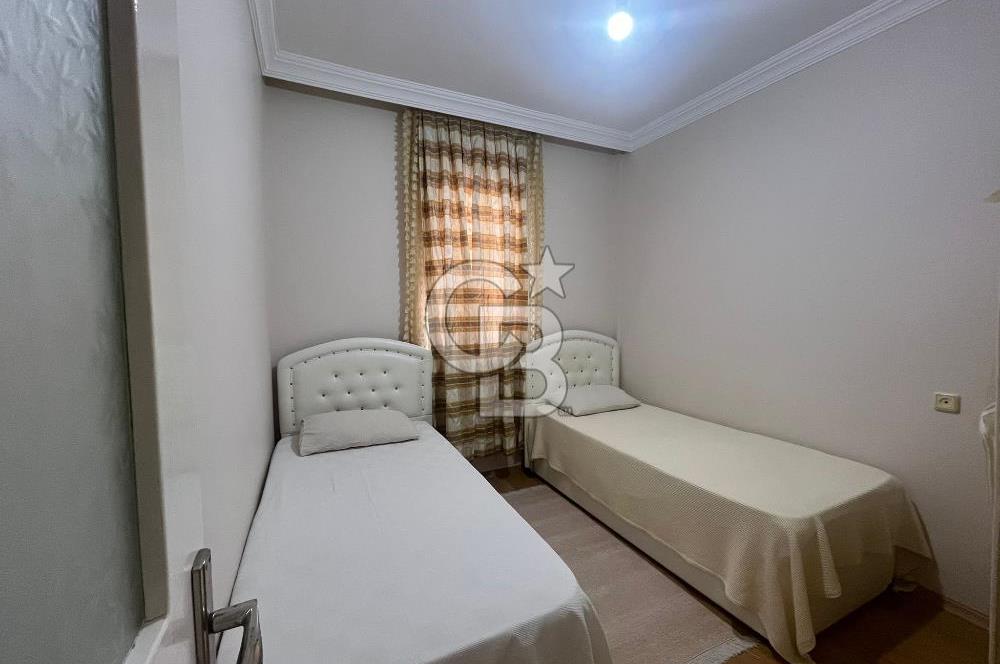 Alaçatı Cadde Üzerinde Tadilatlı Müstakil Satılık 3+1