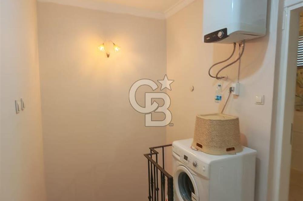 Alaçatı Cadde Üzerinde Tadilatlı Müstakil Satılık 3+1