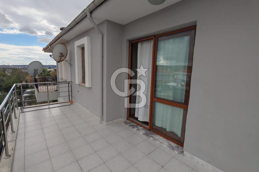 Alaçatı Cadde Üzerinde Tadilatlı Müstakil Satılık 3+1