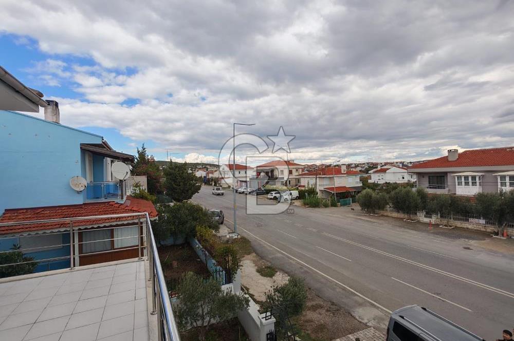 Alaçatı Cadde Üzerinde Tadilatlı Müstakil Satılık 3+1