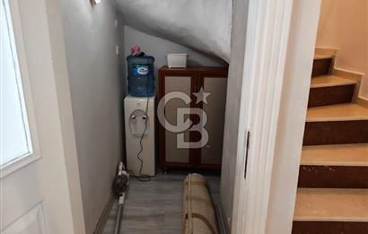 Alaçatı Cadde Üzerinde Tadilatlı Müstakil Satılık 3+1