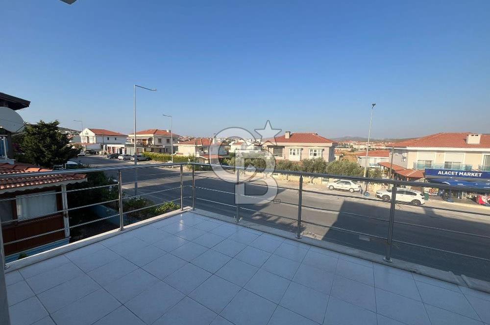 Alaçatı Cadde Üzerinde Tadilatlı Müstakil Satılık 3+1