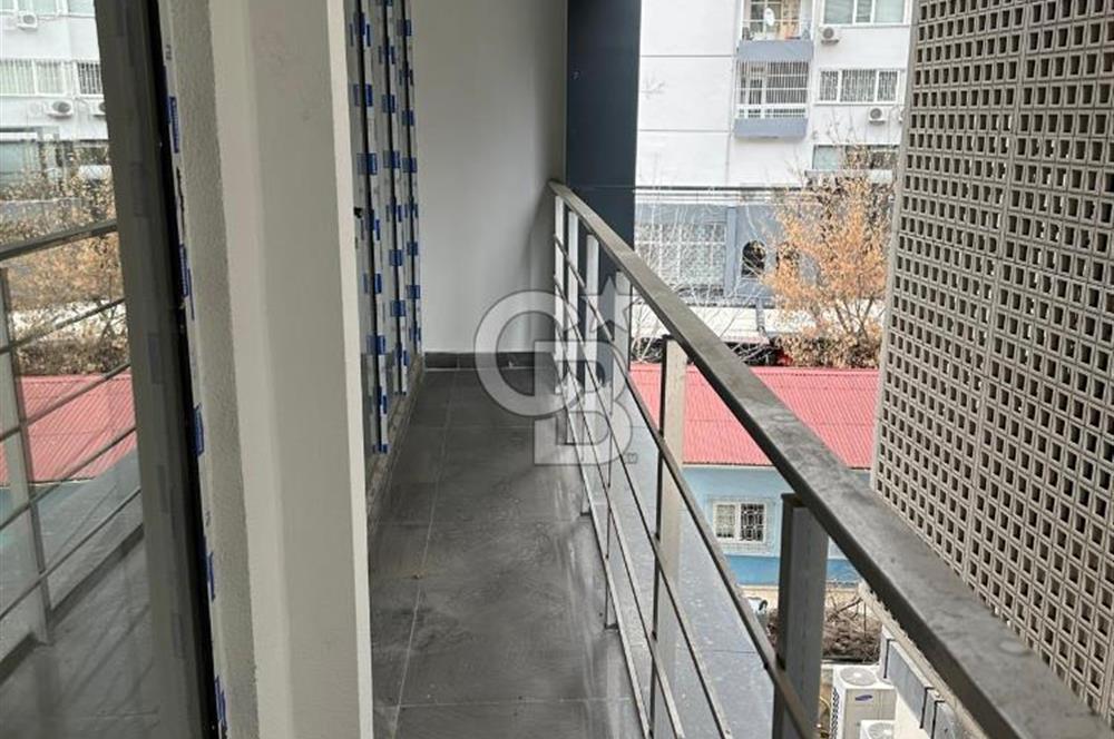 ATATÜRK CADDESİ KUĞULU PARK YANI SIFIR 1+1 OFİS OTOPARKLI