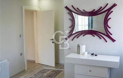 SEFERİHİSAR'DA DENİZE SIFIR 8+1 7 BANYOLU GENİŞ TERASLI DENİZ MANZARALI 450 M2 TRIPLEX VİLLA