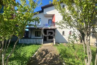 YALOVA ALTINOVA ÇAVUŞÇİTLİĞİNDE HAVUZLU SİTEDE KİRALIK 3+1 VİLLA
