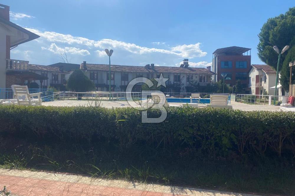 YALOVA ALTINOVA ÇAVUŞÇİTLİĞİNDE HAVUZLU SİTEDE KİRALIK 3+1 VİLLA