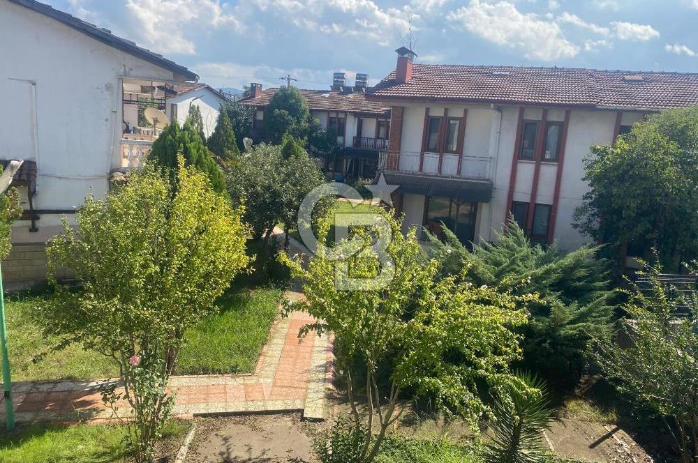 YALOVA ALTINOVA ÇAVUŞÇİTLİĞİNDE HAVUZLU SİTEDE KİRALIK 3+1 VİLLA