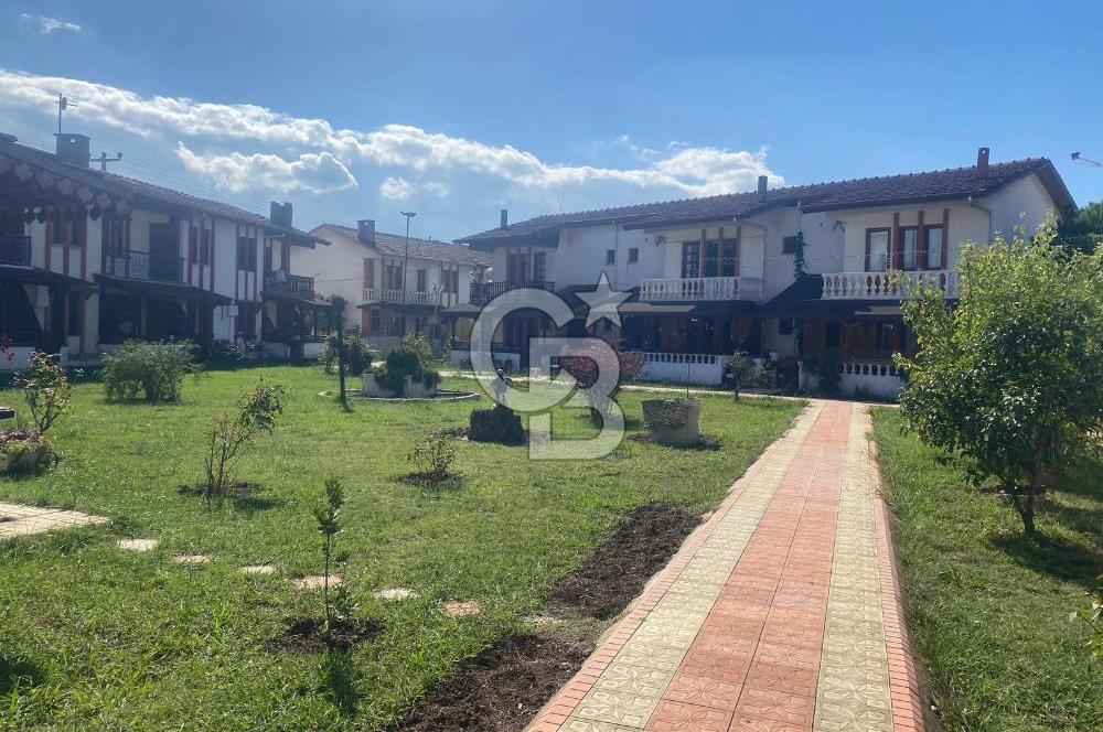 YALOVA ALTINOVA ÇAVUŞÇİTLİĞİNDE HAVUZLU SİTEDE KİRALIK 3+1 VİLLA