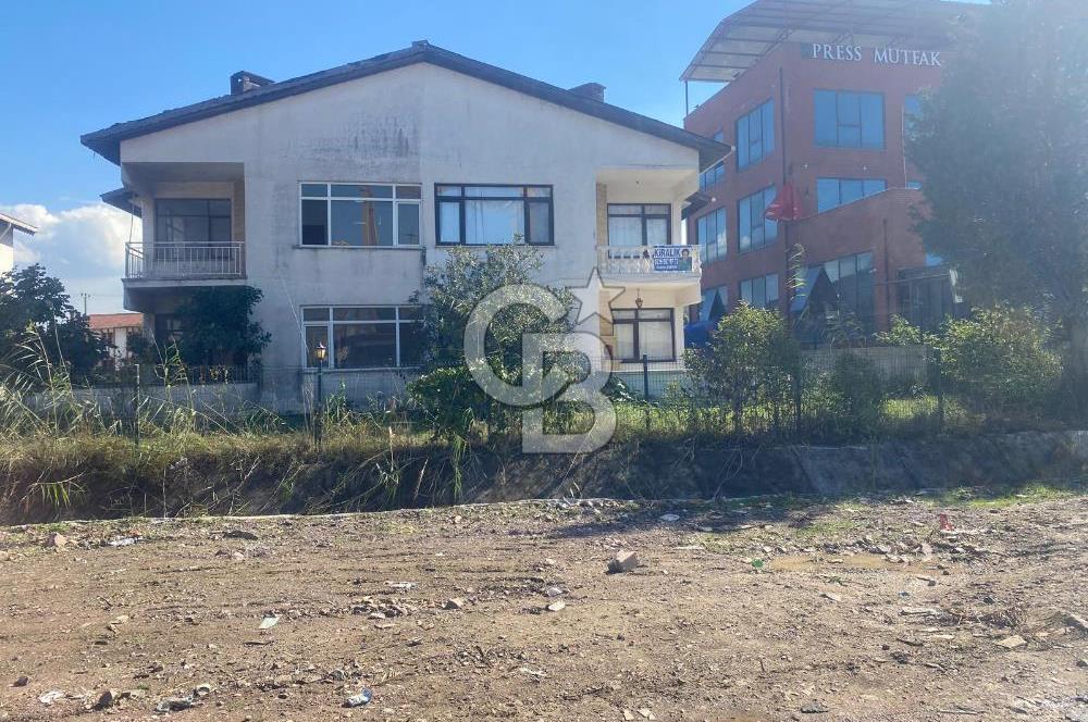 YALOVA ALTINOVA ÇAVUŞÇİTLİĞİNDE HAVUZLU SİTEDE KİRALIK 3+1 VİLLA