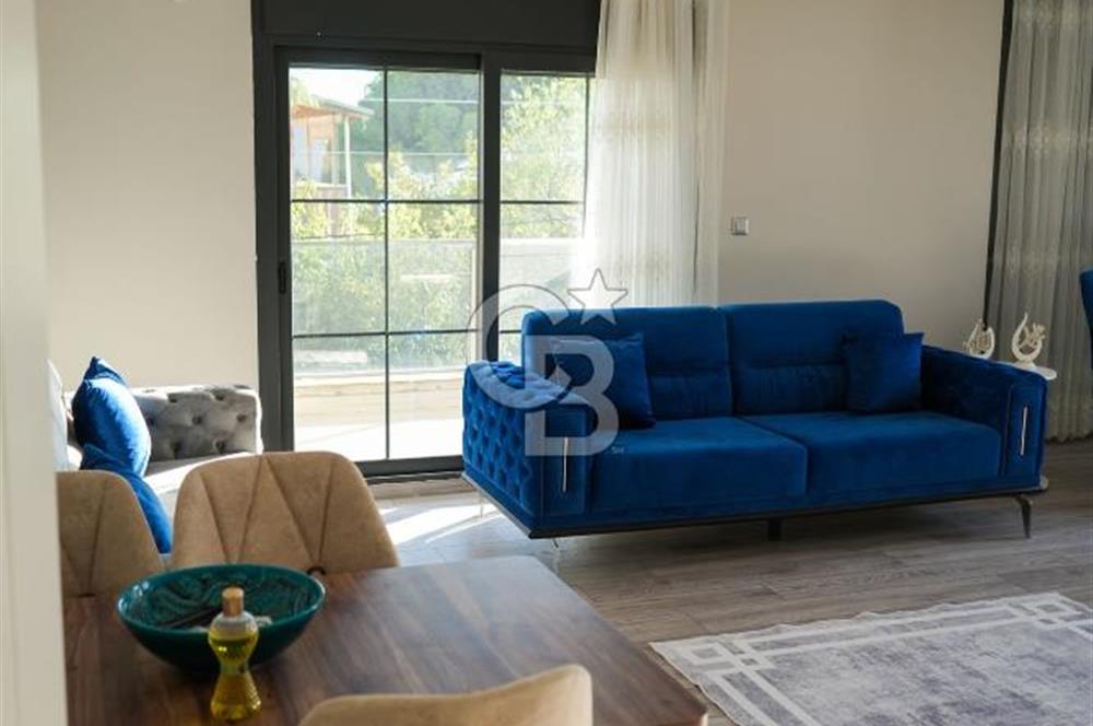 SEFERİHİSAR'DA DENİZE SIFIR 8+1 7 BANYOLU GENİŞ TERASLI DENİZ MANZARALI 450 M2 TRIPLEX VİLLA