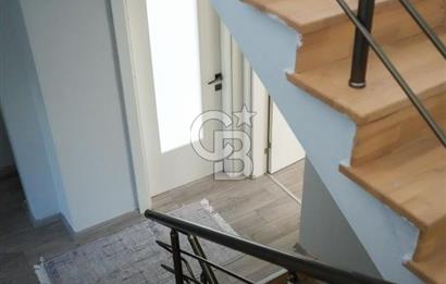 SEFERİHİSAR'DA DENİZE SIFIR 8+1 7 BANYOLU GENİŞ TERASLI DENİZ MANZARALI 450 M2 TRIPLEX VİLLA