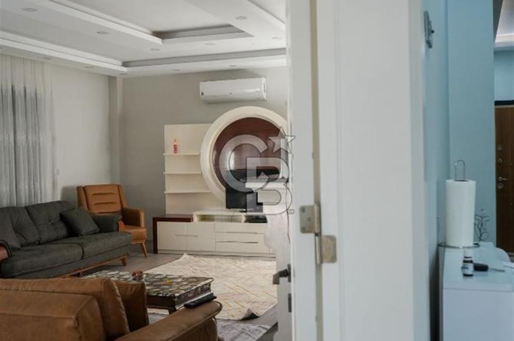 SEFERİHİSAR'DA DENİZE SIFIR 8+1 7 BANYOLU GENİŞ TERASLI DENİZ MANZARALI 450 M2 TRIPLEX VİLLA