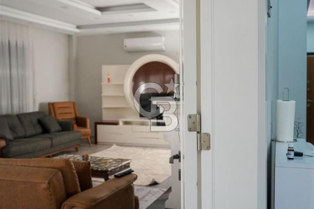 SEFERİHİSAR'DA DENİZE SIFIR 8+1 7 BANYOLU GENİŞ TERASLI DENİZ MANZARALI 450 M2 TRIPLEX VİLLA