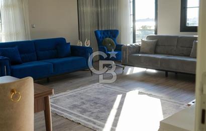 SEFERİHİSAR'DA DENİZE SIFIR 8+1 7 BANYOLU GENİŞ TERASLI DENİZ MANZARALI 450 M2 TRIPLEX VİLLA