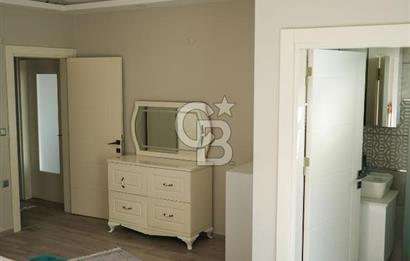 SEFERİHİSAR'DA DENİZE SIFIR 8+1 7 BANYOLU GENİŞ TERASLI DENİZ MANZARALI 450 M2 TRIPLEX VİLLA