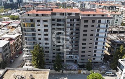 Bayraklı Mansuroğlunda Geniş 3+1 Satılık Daire