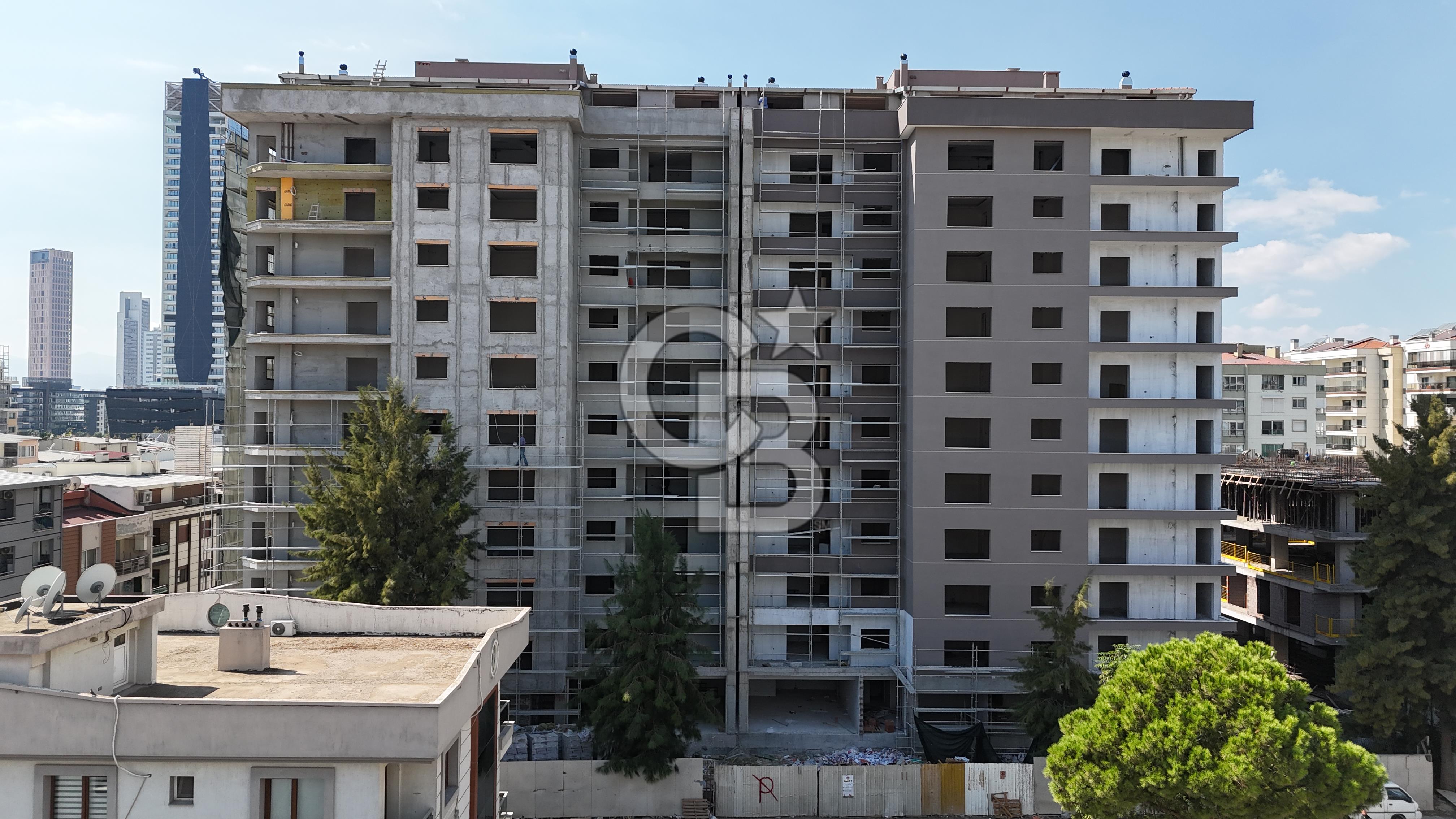 Bayraklı Mansuroğlunda Geniş 3+1 Satılık Daire