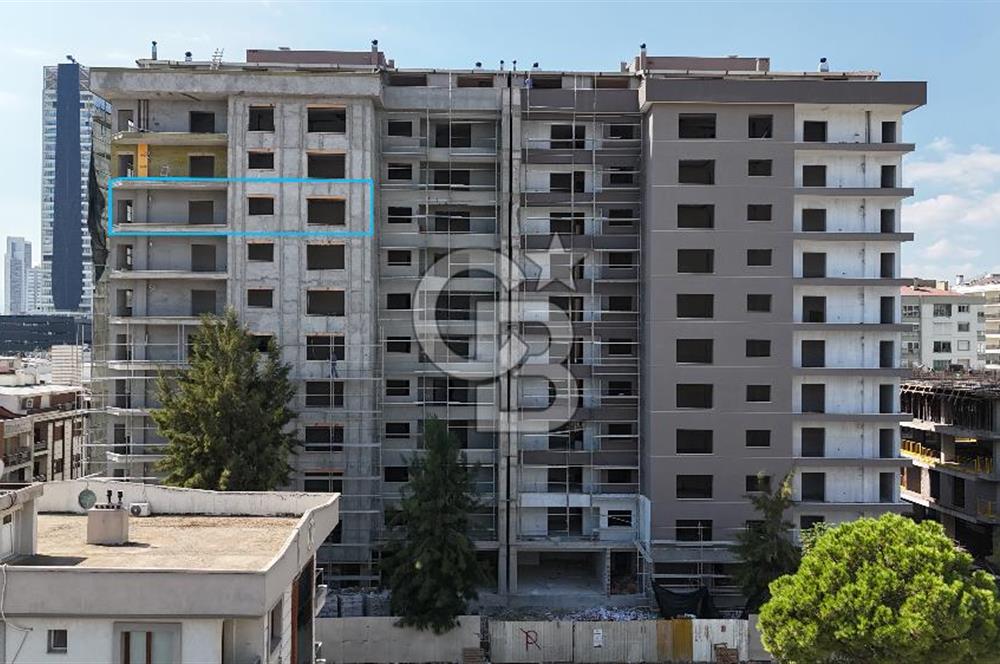 Bayraklı Mansuroğlunda Geniş 3+1 Satılık Daire