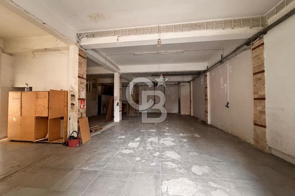 BORNOVA 3.SANAYİ'DE 640M² KULLANIM ALANLI 4 KATLI KİRALIK DÜKKAN