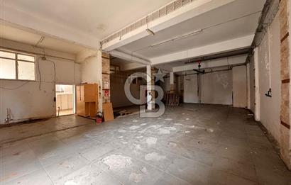 BORNOVA 3.SANAYİ'DE 640M² KULLANIM ALANLI 4 KATLI KİRALIK DÜKKAN