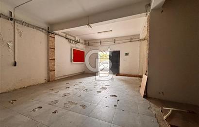 BORNOVA 3.SANAYİ'DE 640M² KULLANIM ALANLI 4 KATLI KİRALIK DÜKKAN