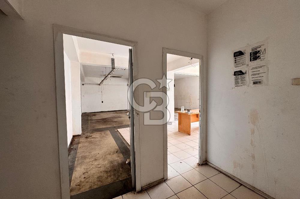 BORNOVA 3.SANAYİ'DE 640M² KULLANIM ALANLI 4 KATLI KİRALIK DÜKKAN