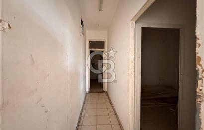 BORNOVA 3.SANAYİ'DE 640M² KULLANIM ALANLI 4 KATLI KİRALIK DÜKKAN