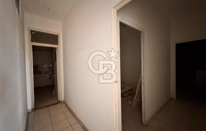 BORNOVA 3.SANAYİ'DE 640M² KULLANIM ALANLI 4 KATLI KİRALIK DÜKKAN